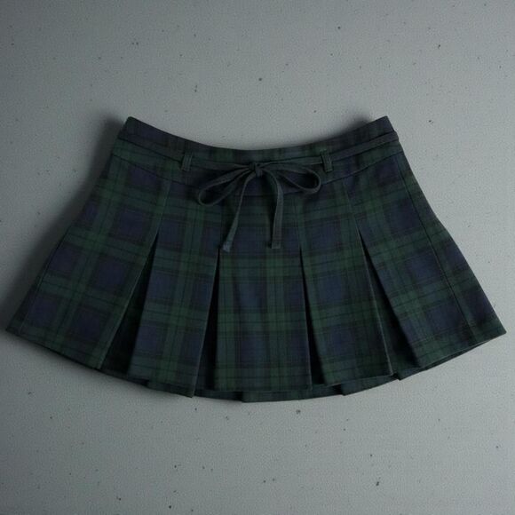 Hollister Dresses & Skirts - Hollister Plaid Pleated Mini Skort Dark Academia Black Watch Schoolgirl Medium